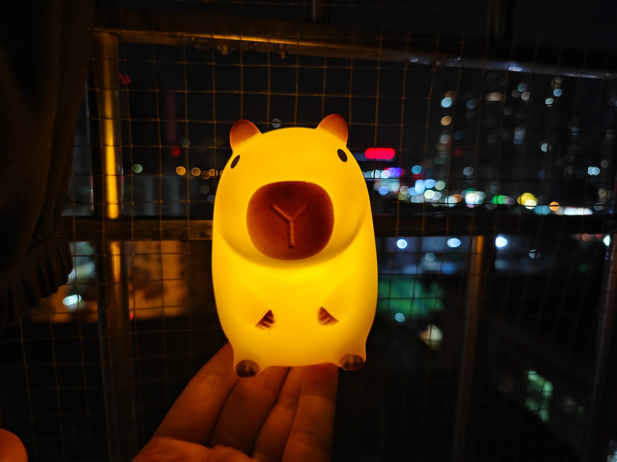 Bonita luz de noche de capibara con forma de mascota, bonita lámpara de silicona con dibujos animados para dormir, creativa, para la habitación