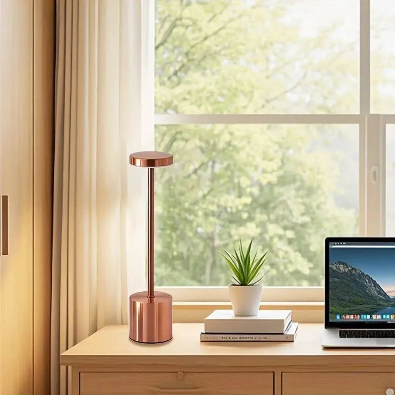 Lámpara decorativa de oficina con textura de metal cepillado, USB, práctica lámpara de escritorio, adecuada para dormitorios, comedores y salas de estar.