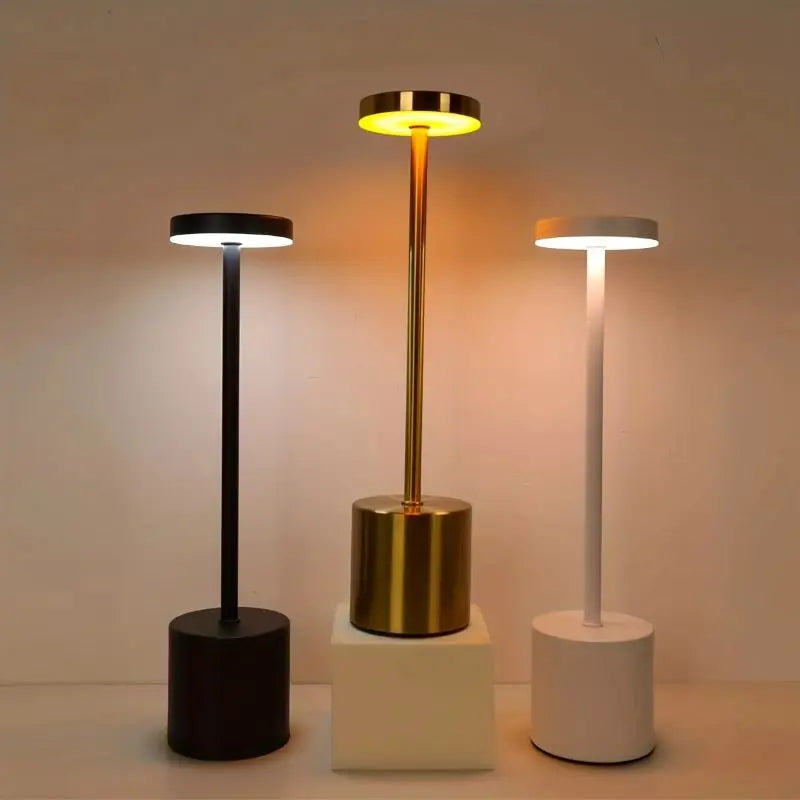 Lámpara decorativa de oficina con textura de metal cepillado, USB, práctica lámpara de escritorio, adecuada para dormitorios, comedores y salas de estar.
